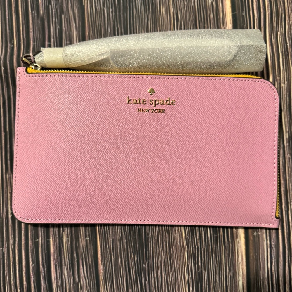 Kate Spade - Medium Zip Wristlet